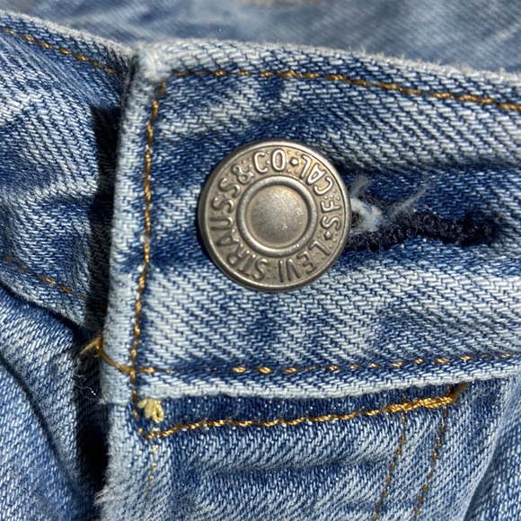 Levi Strauss 501 Button Fly Distressed Jean Shorts. Size 30. - Picture 6 of 9